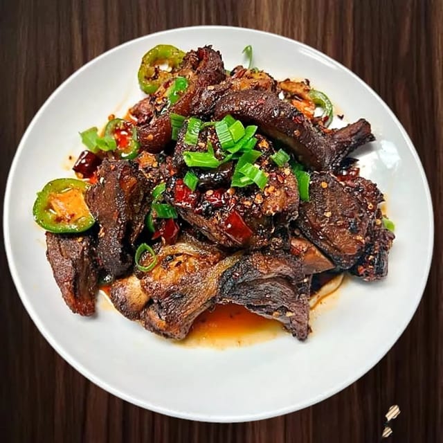 Braised Pig Leg with Chili Pepper 香辣圆蹄.