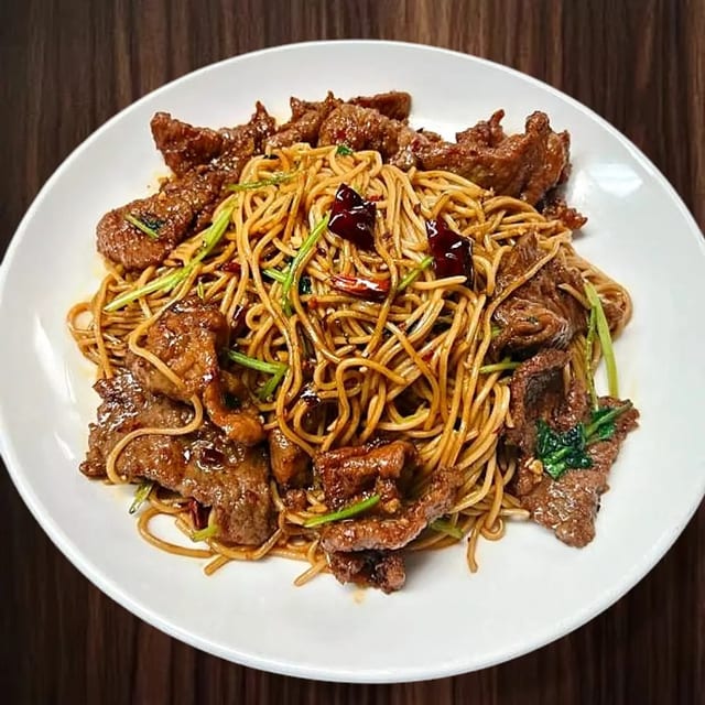 Spicy Beef Fried Noodles 香辣牛肉炒面.