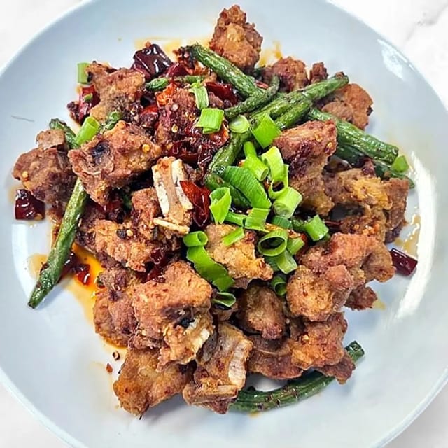 Fried Pork Ribs with Chili Pepper 巴国黄金骨.