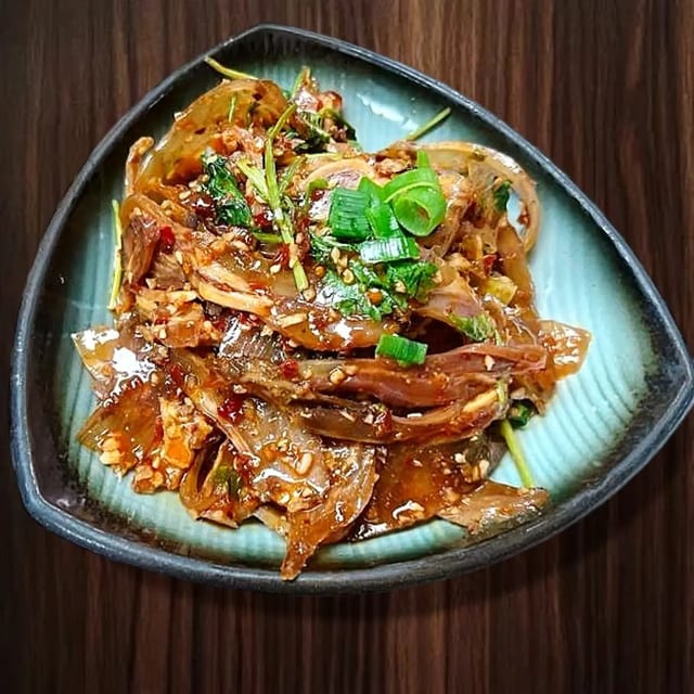 Sliced Beef Tenderloin with Chili Pepper Sauce 麻辣牛筋.