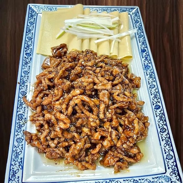 Sautéed Shredded Pork 京酱肉丝.