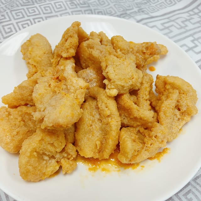 Fried Fish Fillet with Salted Egg Yolk 金沙鱼片.