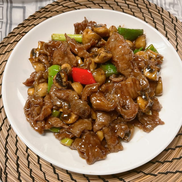 Mushroom Beef 蘑菇牛.
