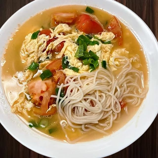 Tomato & Egg Soup Noodle 番茄鸡蛋面.