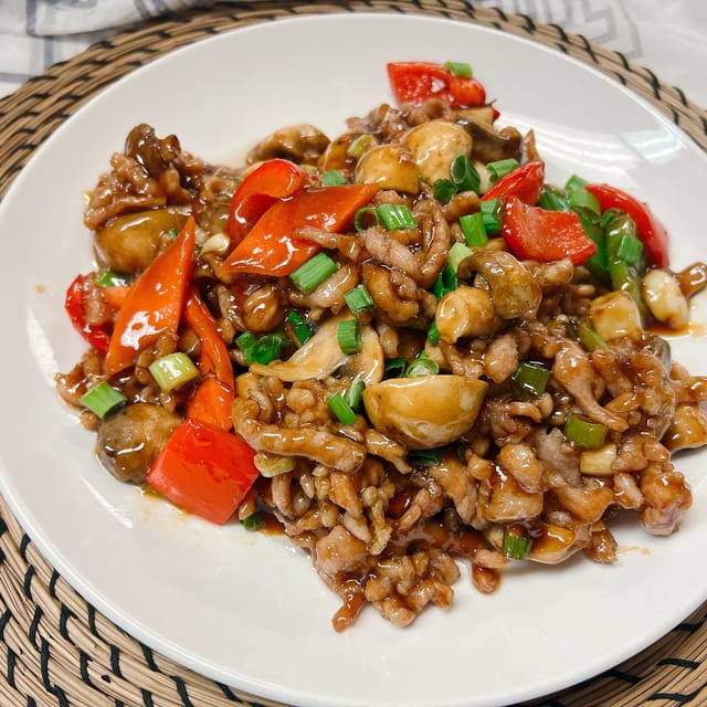 Mushroom Pork 蘑菇炒肉.
