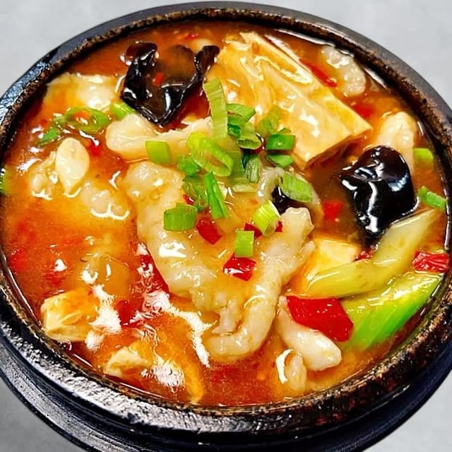 Stone Pot Fish Fillet with Pickled Chili Pepper 石锅山椒鱼片.