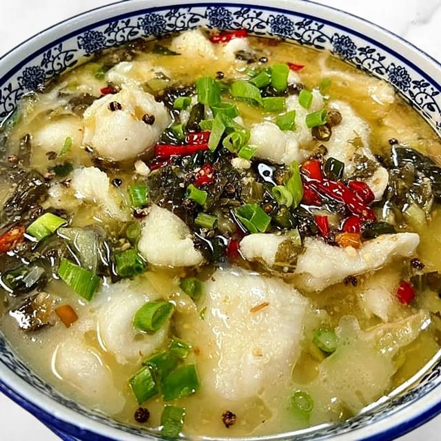 Fish Fillet with Clear Noodle in Szechuan Pickle Soup酸菜鱼.
