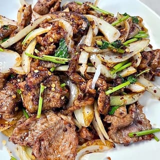 Xinjiang Style Sautéed Beef 新疆炒烤牛