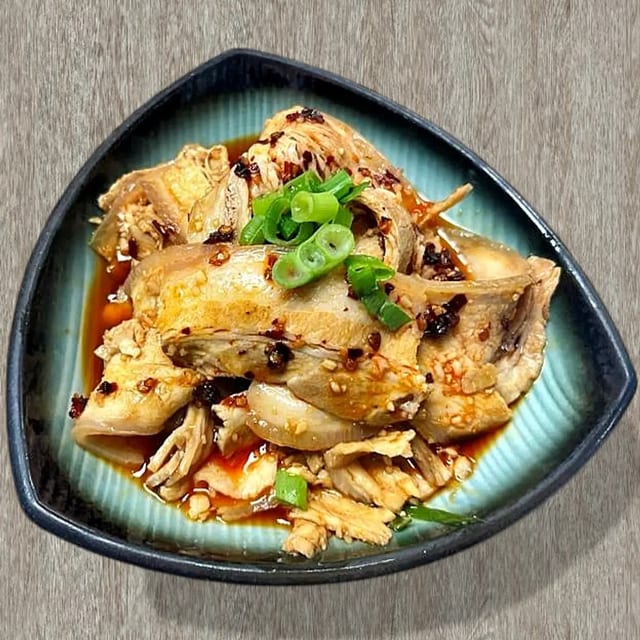 Sliced Pork Belly with Fresh Garlic Sauce 蒜泥白肉.