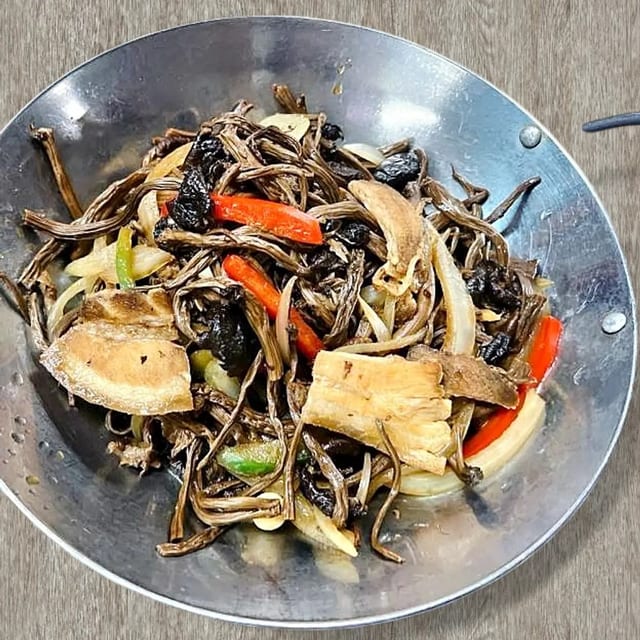 Dry Pot Tea Tree Mushroom 干锅茶树菇.
