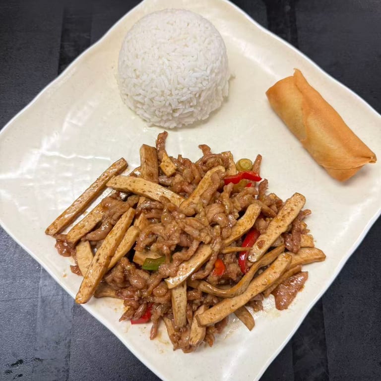 Savor Our Lunch Offerings