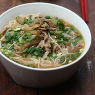 Shredded Pork Noodle Soup with Pickled Tuber 榨菜肉丝面