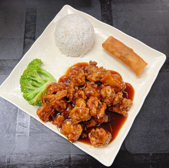Orange Chicken 陈皮鸡 Lunch Special.