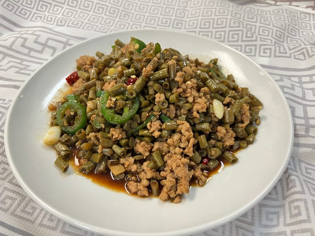 Pickled String Beans with Ground Pork 肉末泡豇豆.
